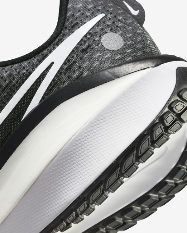 Nike Vomero 17 - Image 9